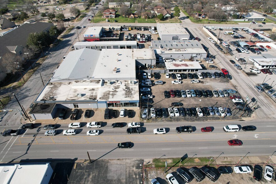 More Photos Of 209 E Division St, Arlington Unknown For Lease
