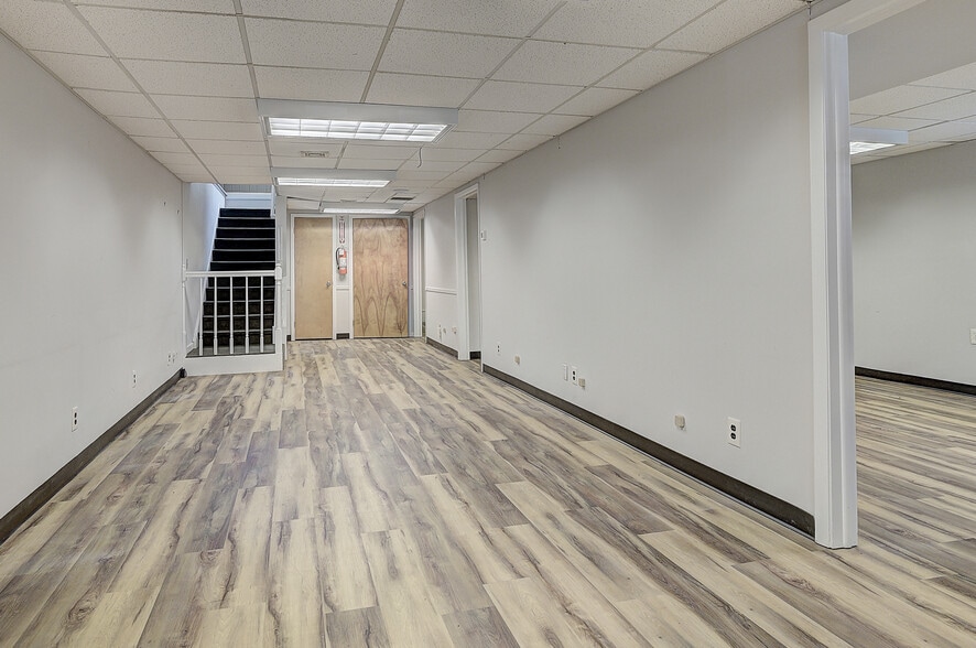 More Photos Of 528-538 Bloomfield Ave, Verona Storefront For Lease