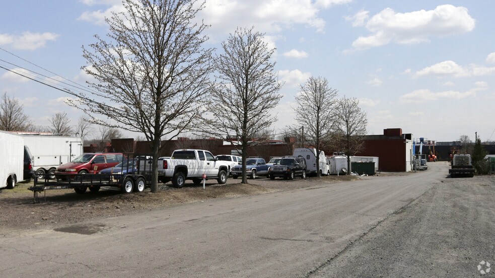 Primary Photo Of 331 Maple Ave, Horsham Township Manufacturing For Sale