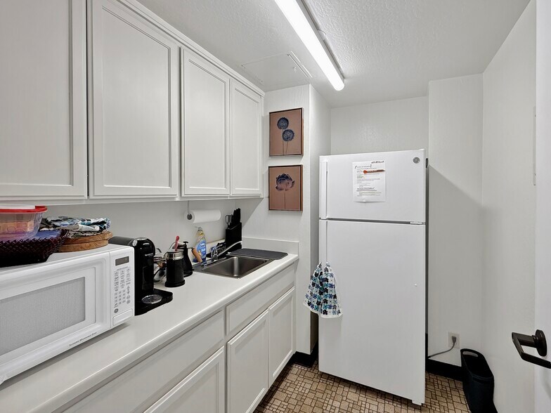 More Photos Of 885 Oak Grove Ave, Menlo Park Office For Lease