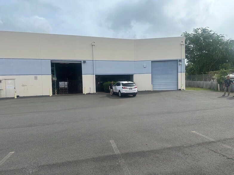 More Photos Of 4443 Malaai St, Honolulu Warehouse For Sale