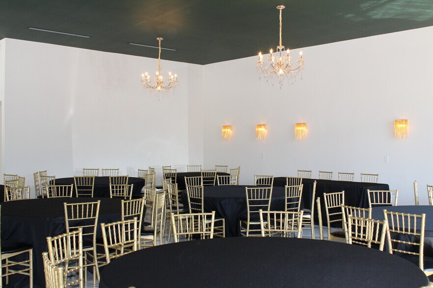 More Photos Of 7404 Lamar Ave S, Cottage Grove General Retail For Sale