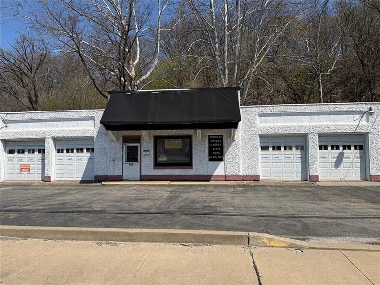 More Photos Of 200 Freeport St, New Kensington Auto Repair For Sale