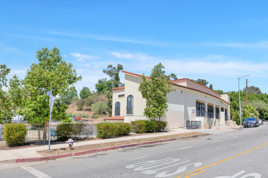 More Photos Of 4671-4681 Huntington Dr S, Los Angeles Storefront Retail Office For Lease
