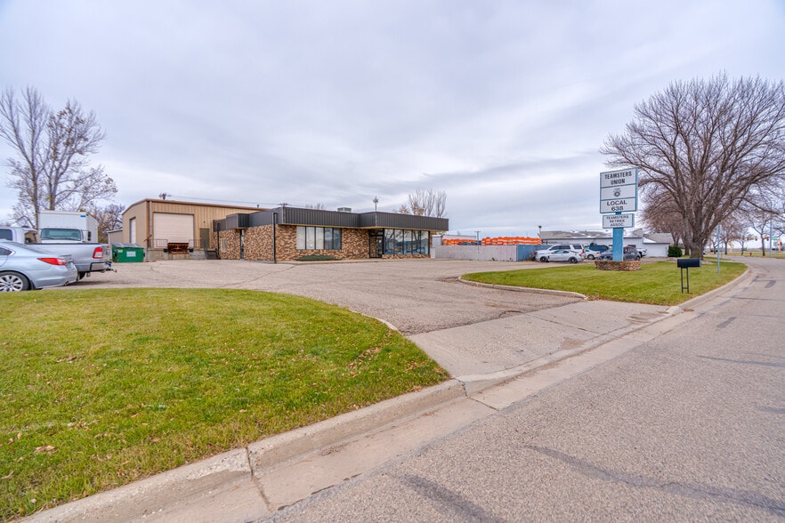 More Photos Of 1100 Basin Ave, Bismarck Flex For Sale