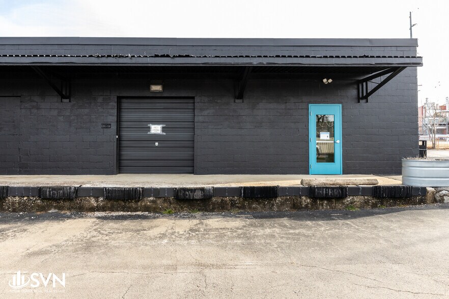 More Photos Of 330 Midland Pl, Lexington Warehouse For Lease