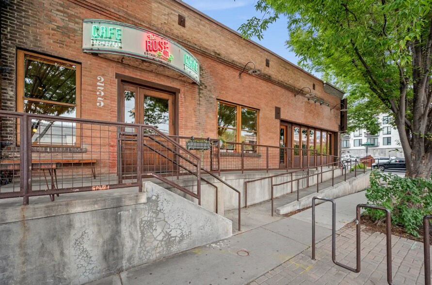 More Photos Of 235 S 400 W, Salt Lake City General Retail For Lease