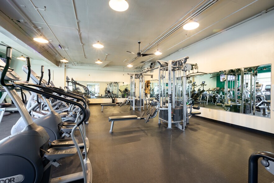 More Photos Of 300 1st Ave W, Kalispell Storefront Retail Office For Sale