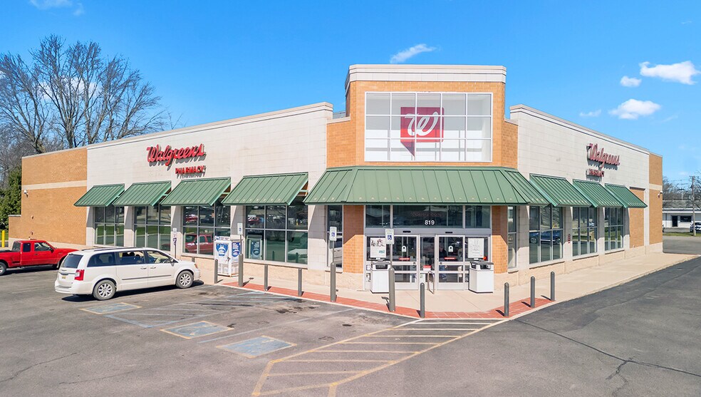 Primary Photo Of 819 W Main St, Fremont Drugstore For Sale