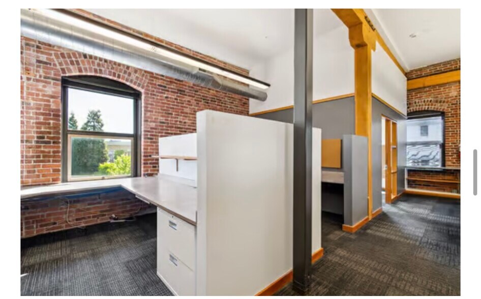 More Photos Of 101 E 26th St, Tacoma Office For Lease
