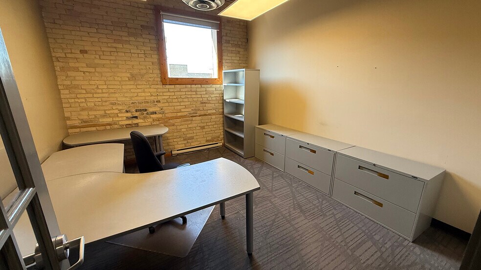 More Photos Of 309 Mcdermot Av, Winnipeg Office For Lease