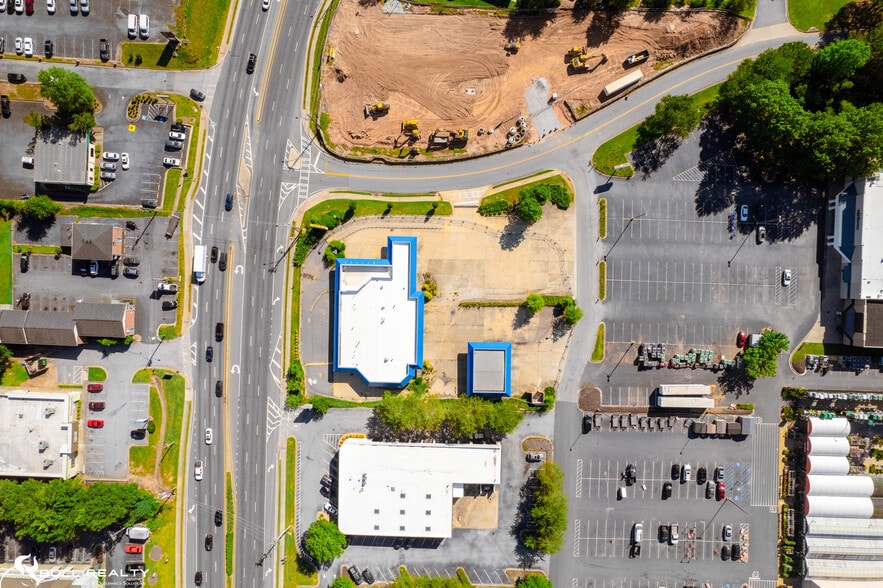More Photos Of 4175 Stone Mountain Hwy, Lilburn Service Station For Sale