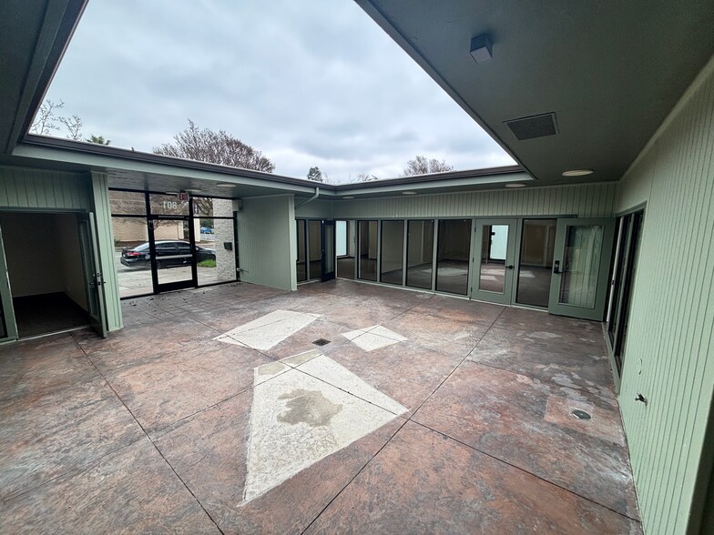 More Photos Of 801 Jefferson St, Fairfield Medical For Sale