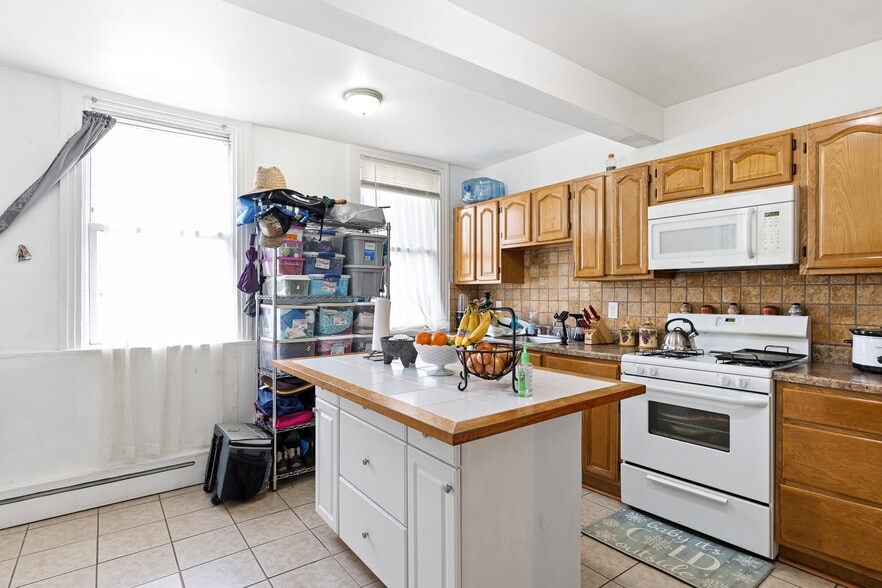 More Photos Of 125 W State St, Kennett Square Apartments For Sale