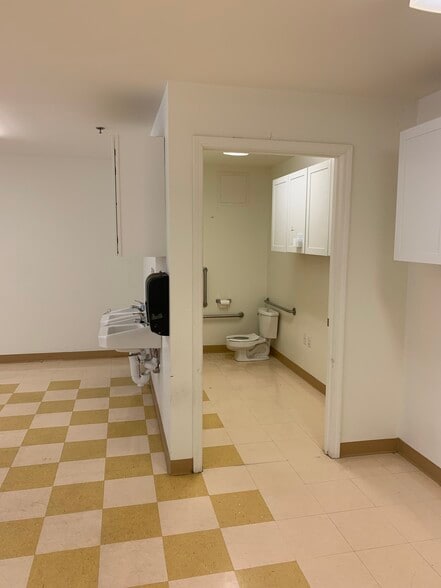 More Photos Of 109 Old Virginia Ave, Rich Creek Congregate Senior Housing For Lease