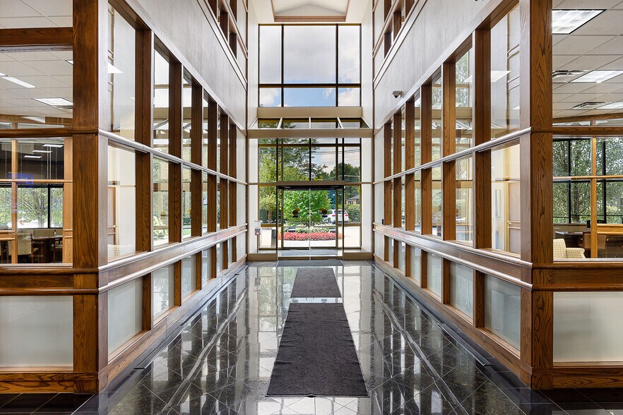 More Photos Of 661 S Hurstbourne Pky, Louisville Office For Sale