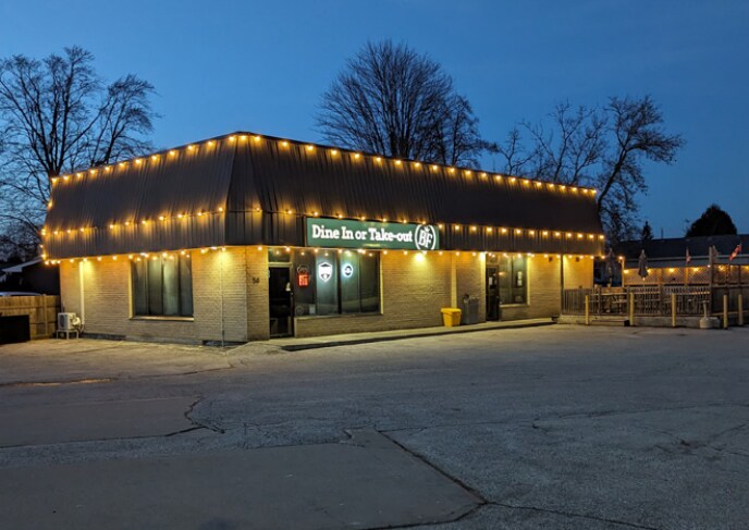 More Photos Of 58 King St E, Forest Restaurant For Sale