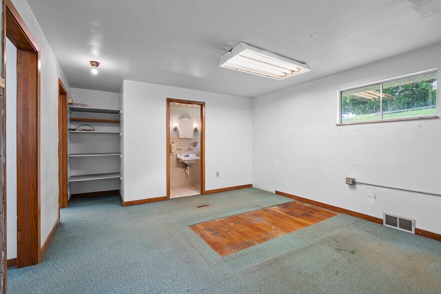 More Photos Of 9270 Old Perry Hwy, Pittsburgh Loft Creative Space For Sale