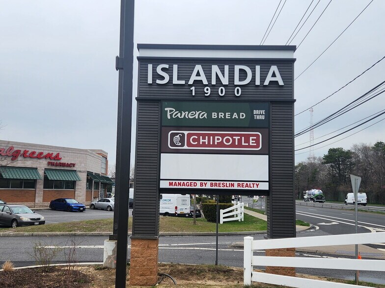 More Photos Of 1900 Veterans Memorial Hwy, Islandia General Retail For Lease