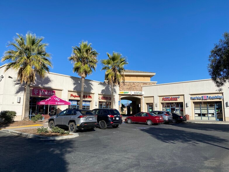 More Photos Of 1127-1135 S Sanderson Ave, Hemet Storefront Retail Office For Lease