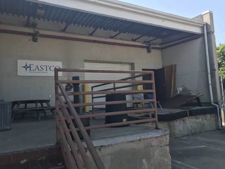 More Photos Of 131 N Hedges St, Dayton Warehouse For Sale