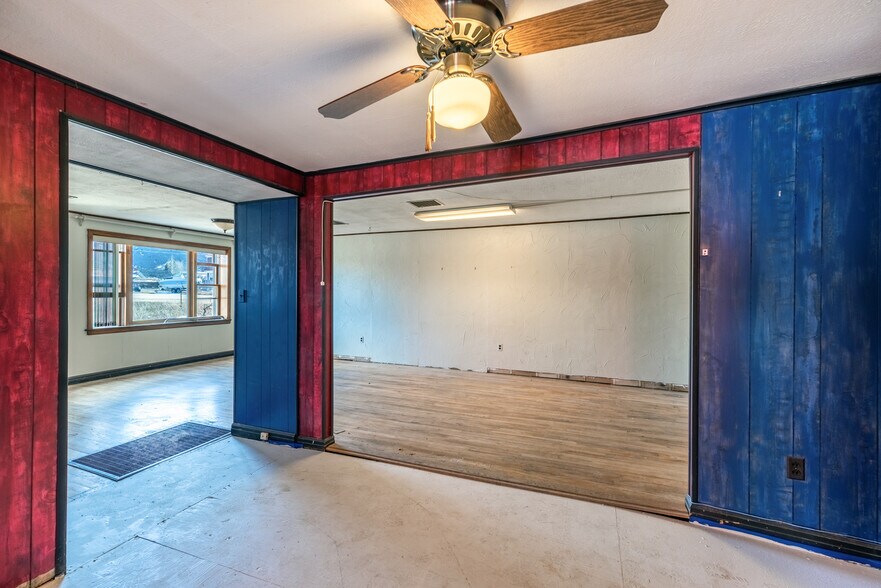 More Photos Of 121 Byers Ave, Hot Sulphur Springs Storefront Retail Residential For Sale