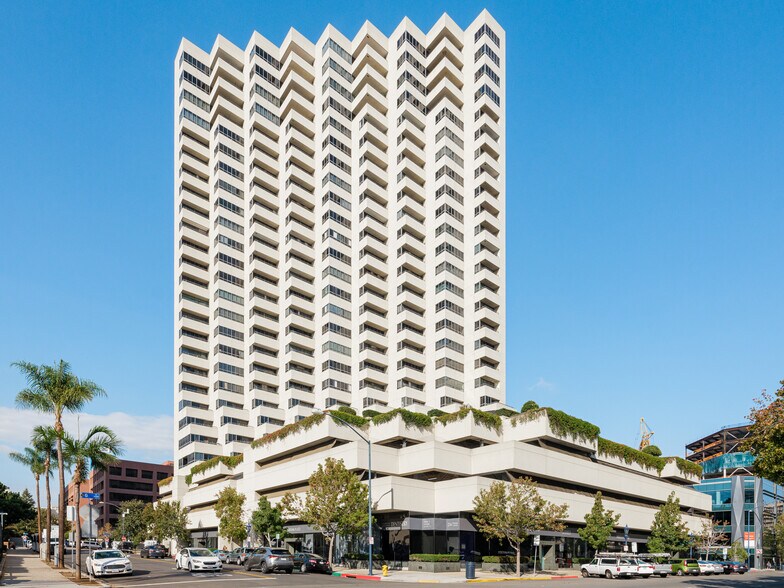 More Photos Of 700-750 Front St, San Diego Apartments For Sale