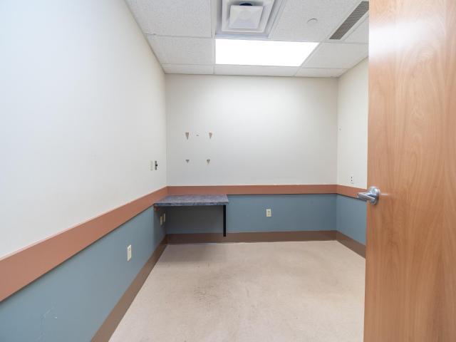 More Photos Of 10 Timberview Ln, Russell Medical For Sale