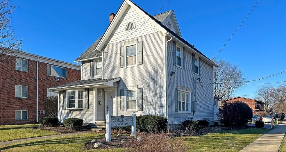 Primary Photo Of 387 Front St, Berea Office Residential For Sale