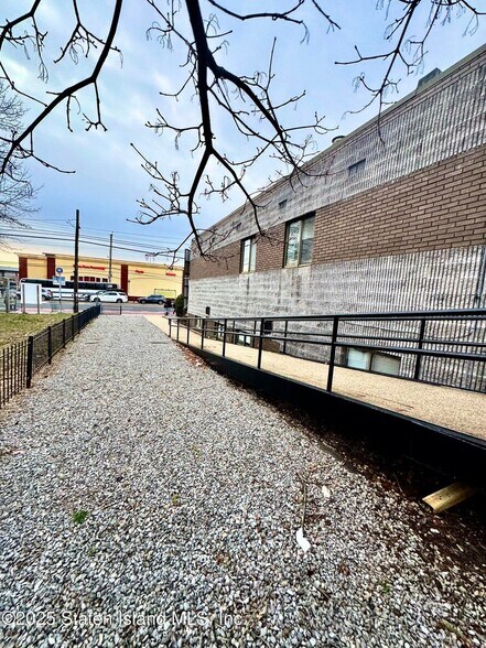 More Photos Of 2691 Hylan Blvd, Staten Island Medical For Lease