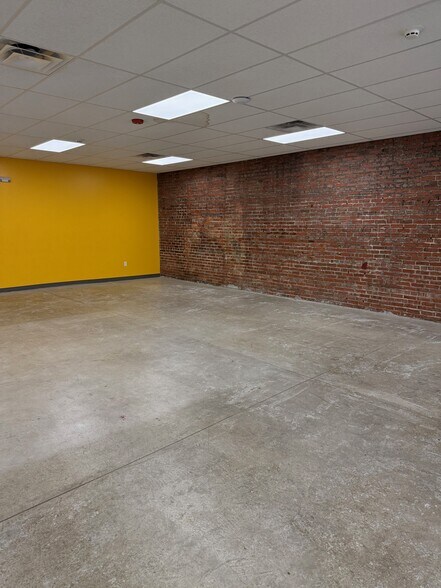 More Photos Of 2837 Washington Ave, Saint Louis Schools For Lease