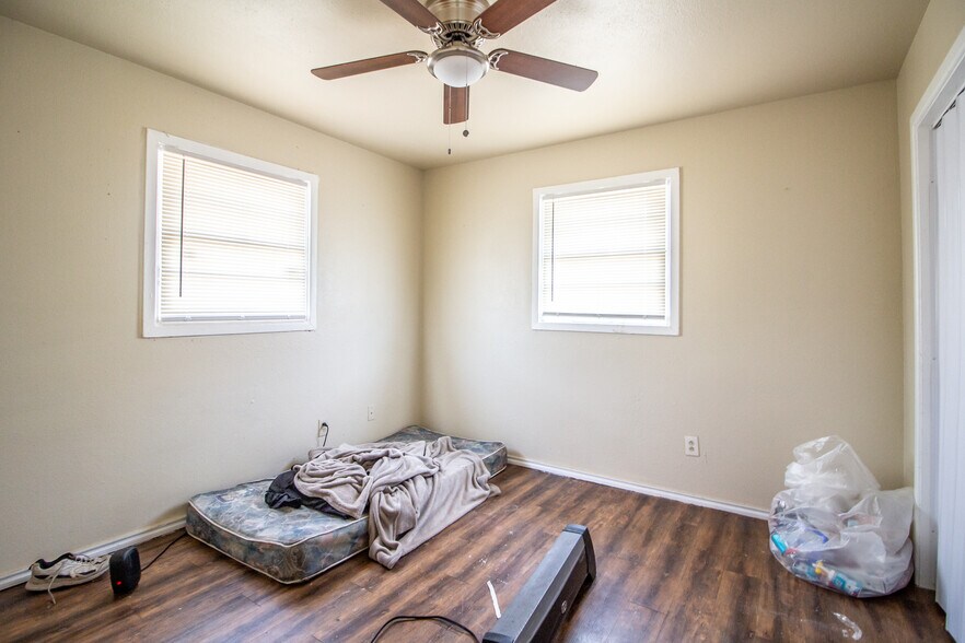 More Photos Of 2715 E 2nd St, Lubbock Apartments For Sale