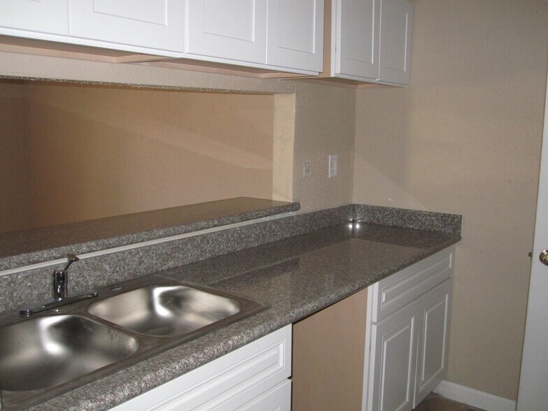 More Photos Of 4101 S Shaver St, Pasadena Apartments For Sale