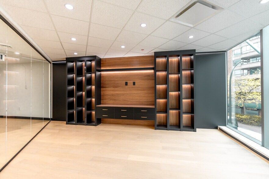 More Photos Of 1493 Foster St, White Rock Apartments For Sale