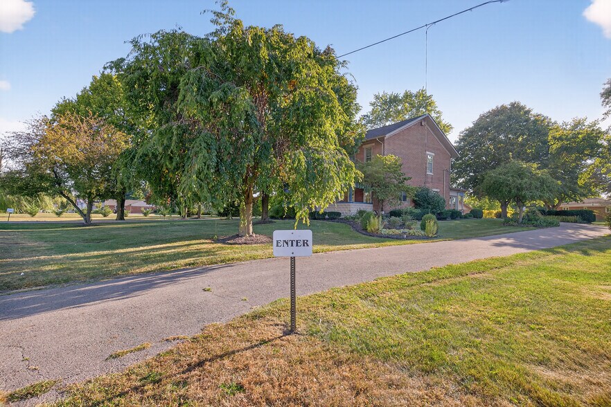 More Photos Of 1441 Saint Marys Ave, Sidney Office For Sale