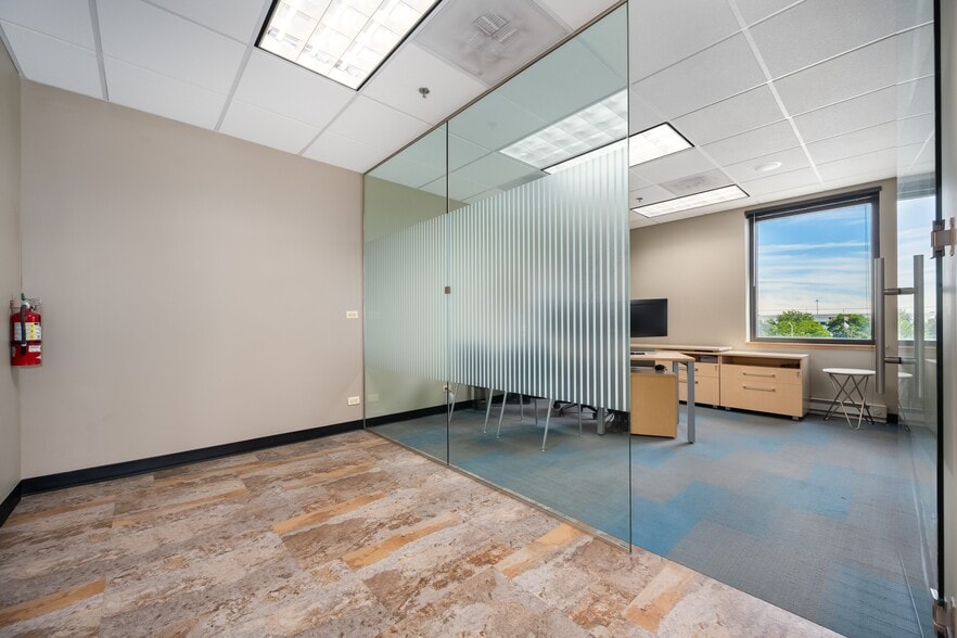More Photos Of 10700 W Higgins Rd, Rosemont Office For Sale