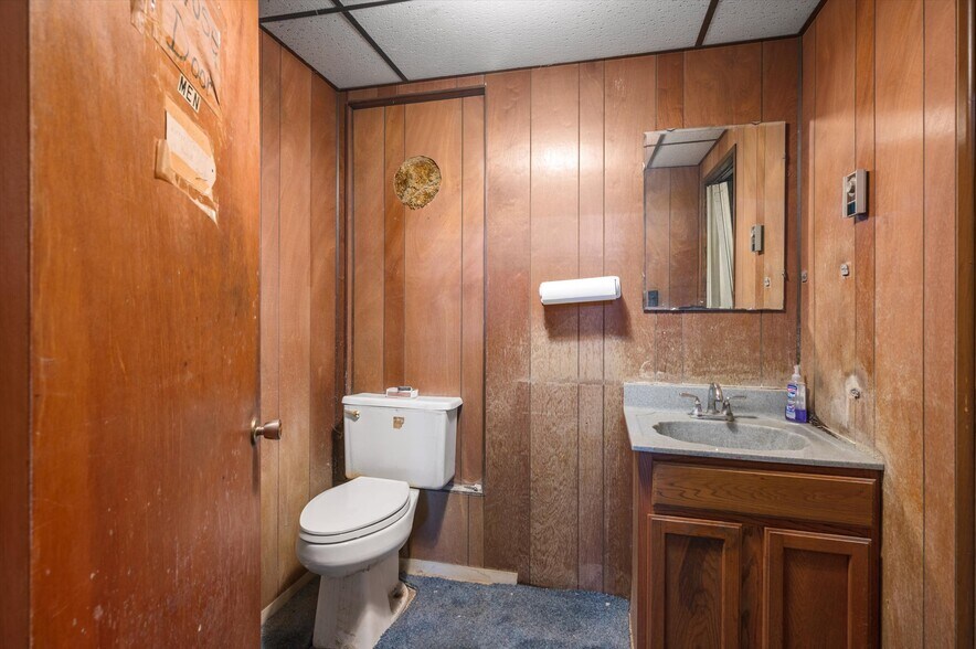 More Photos Of 204 Grand Ave, Clarion Warehouse For Sale