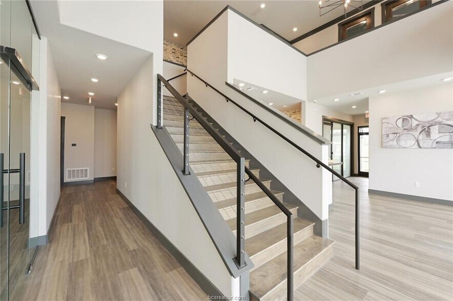 More Photos Of 3020 Barron Rd, College Station Loft Creative Space For Sale