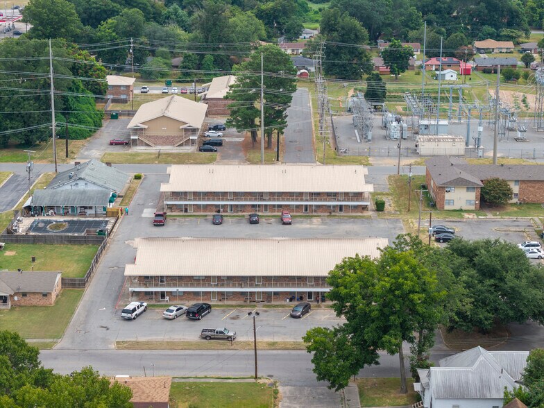 More Photos Of 2213 E 7th Ave, Pine Bluff Apartments For Sale