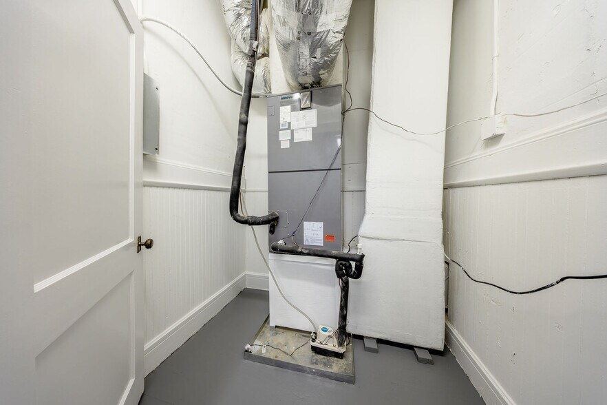 More Photos Of 121 E 1st St, Sanford Office Residential For Sale