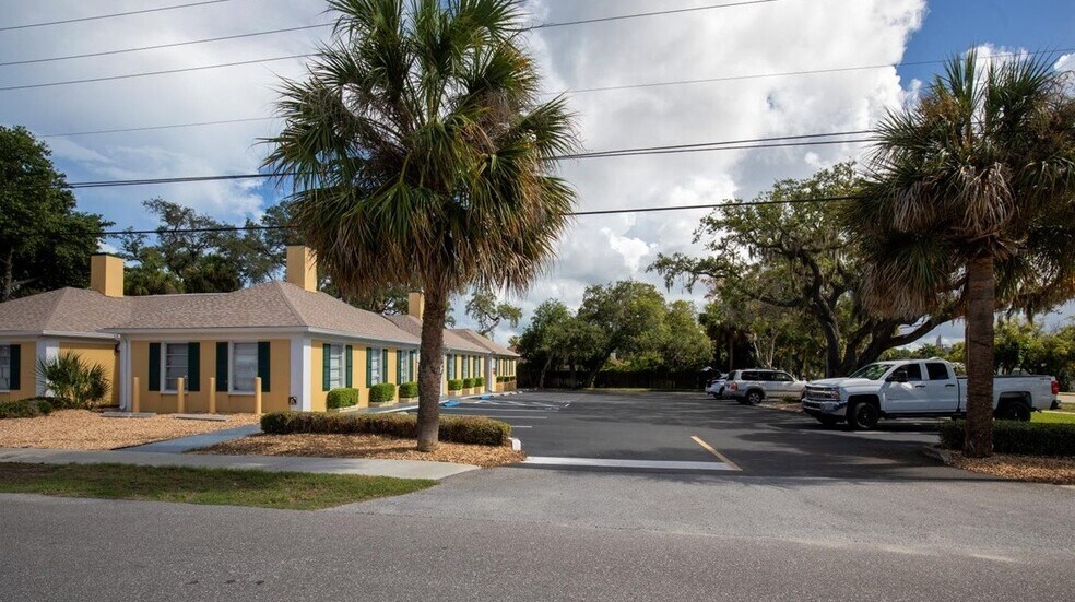 More Photos Of 12800 Indian Rocks Rd, Largo Office Residential For Sale