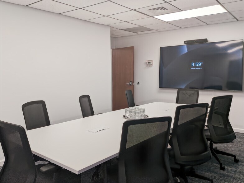 More Photos Of 1620 Asheville Hwy, Hendersonville Coworking Space