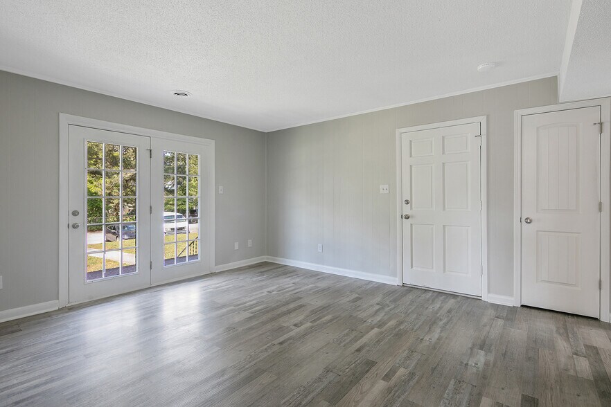 More Photos Of 817 Ridge Rd, Fayetteville Apartments For Sale