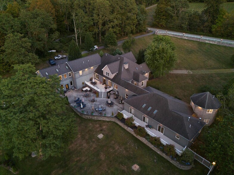 More Photos Of 3533 PA 2012, Union Dale Specialty For Sale