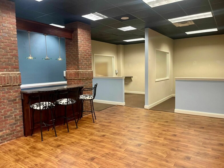More Photos Of 7559 Kayne Blvd, Columbus Freestanding For Lease