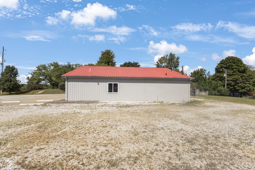 More Photos Of 6804 S Dixie Hwy, Glendale Freestanding For Lease