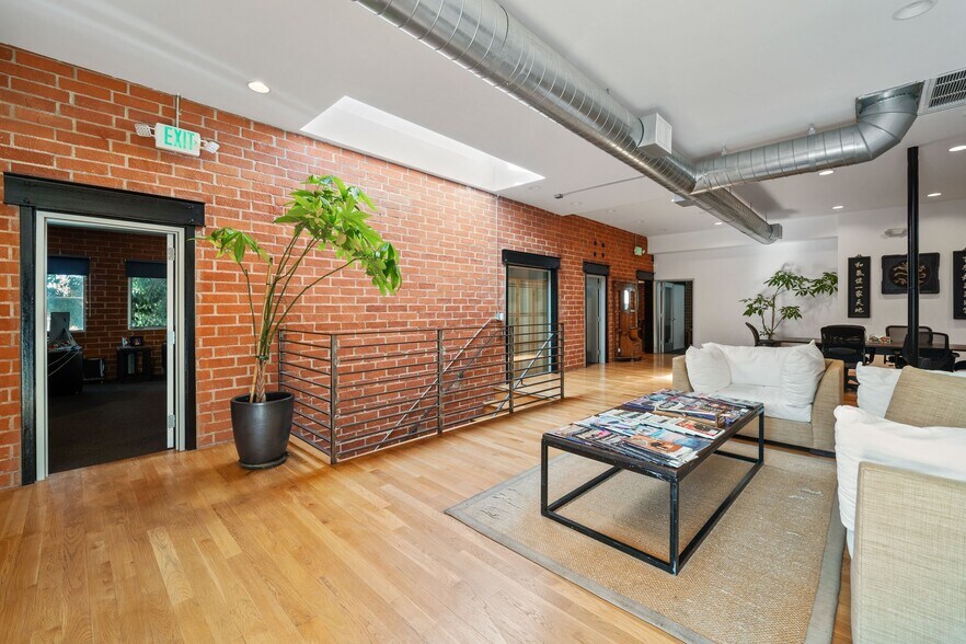More Photos Of 11333 Iowa Ave, Los Angeles Loft Creative Space For Sale
