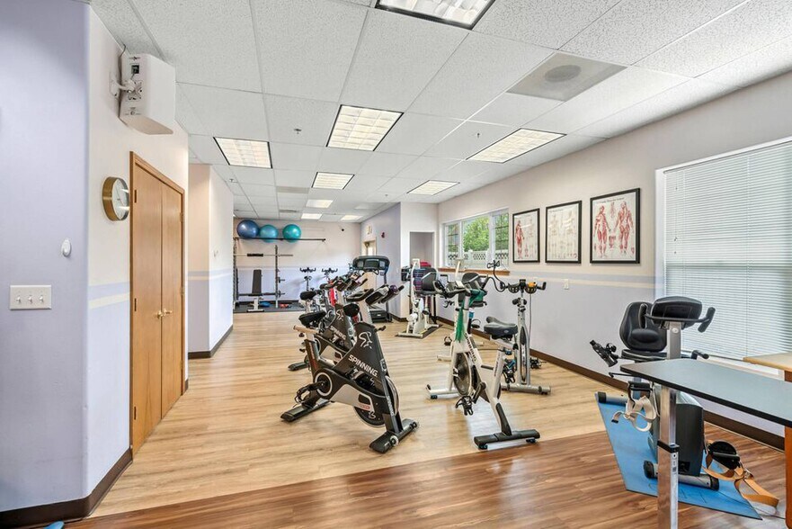 More Photos Of 905 Skylark Pl, Ashland Healthcare For Sale