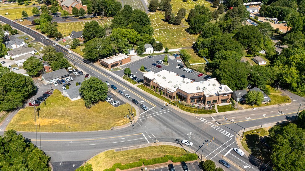 More Photos Of 485 Tom Hall St, Fort Mill Freestanding For Lease