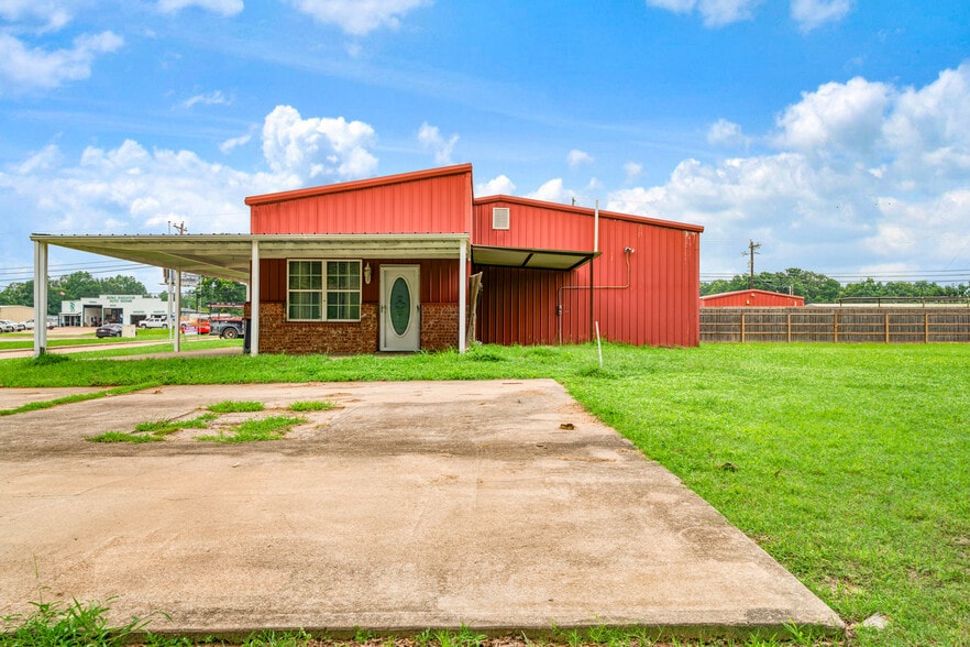 More Photos Of 6210 Lamar Rd, Reno Flex For Sale